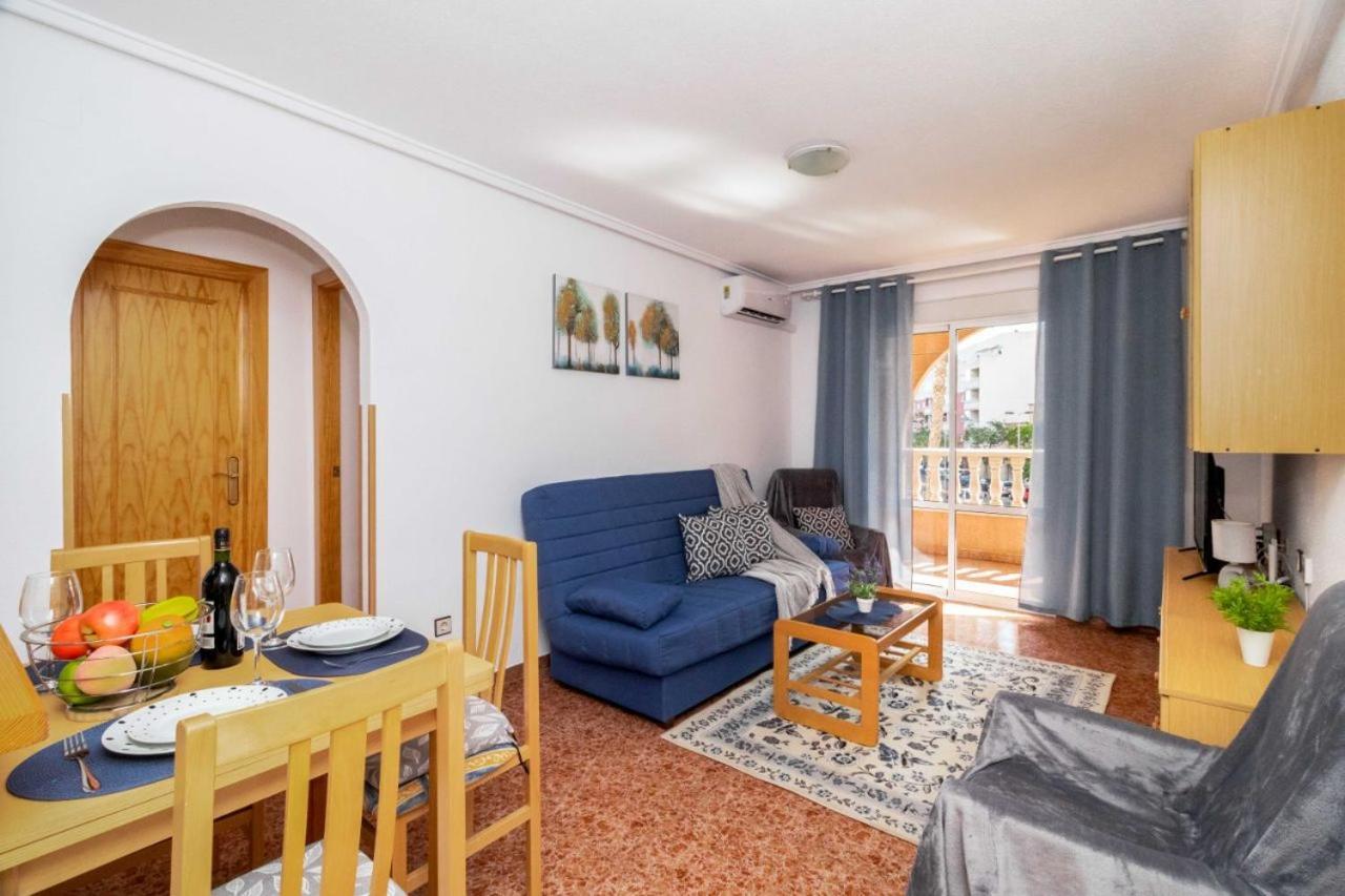 Apartamentos Villa Madrid 또레비에하 외부 사진