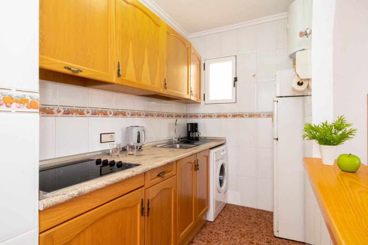 Apartamentos Villa Madrid 또레비에하 외부 사진