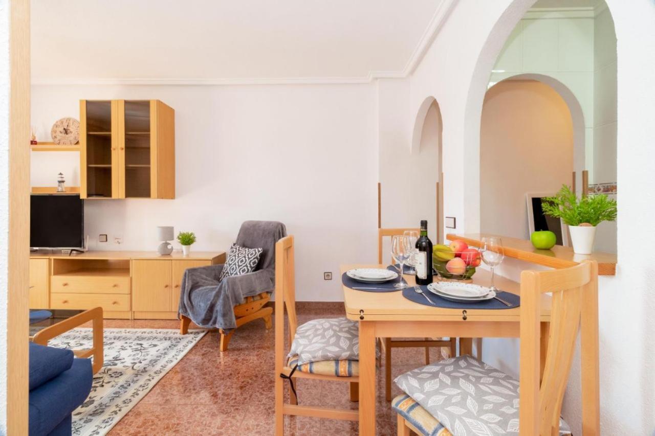 Apartamentos Villa Madrid 또레비에하 외부 사진